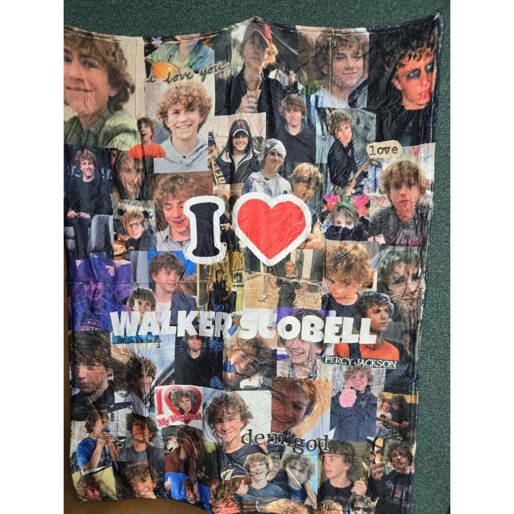I love Waker Scobell "Percy Jackson "Throw Blanket 40" X 50"